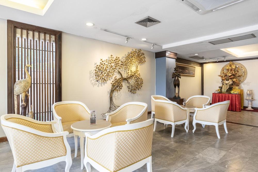 Ayothaya Riverside Hotel Ayutthaya Bagian luar foto