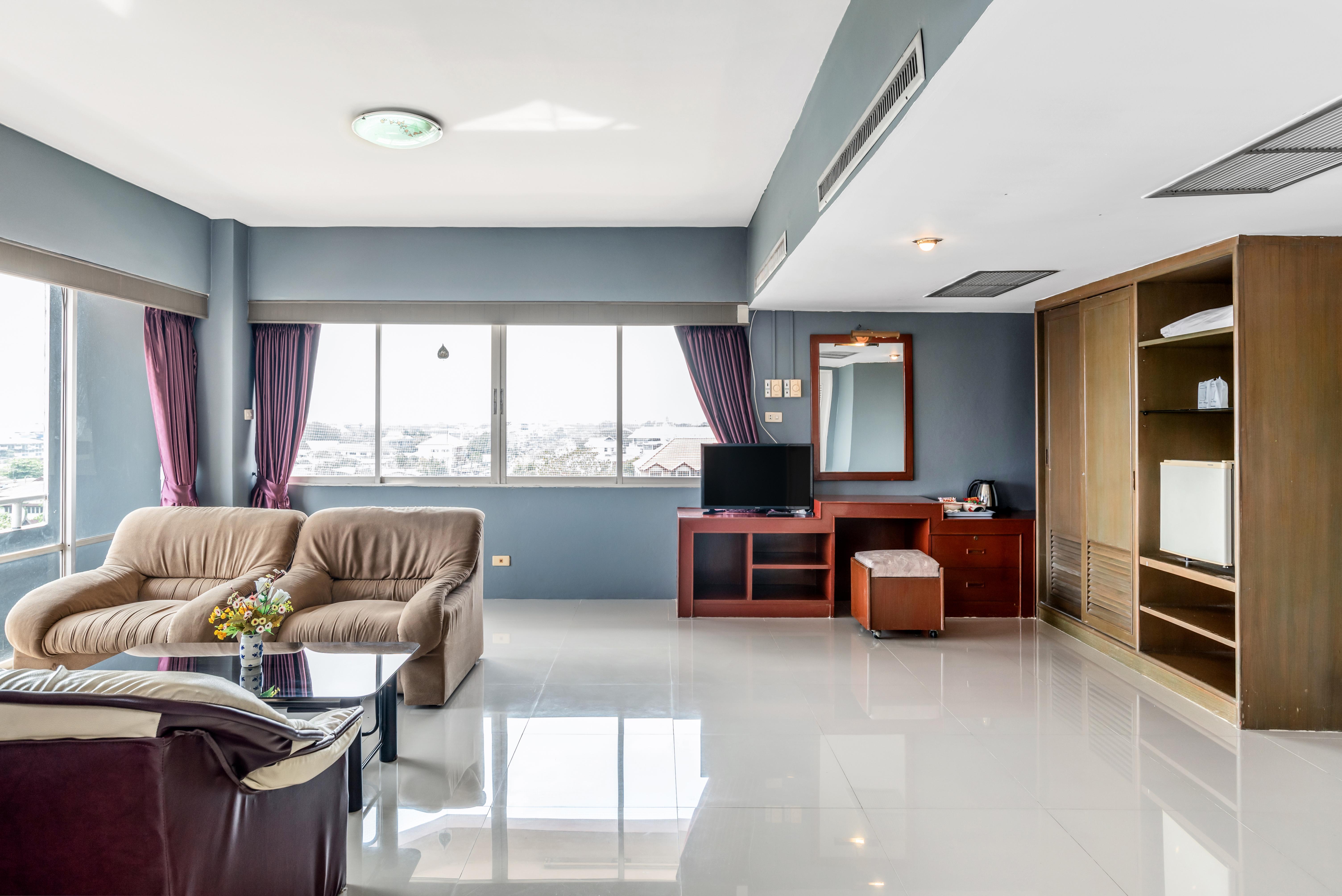 Ayothaya Riverside Hotel Ayutthaya Bagian luar foto