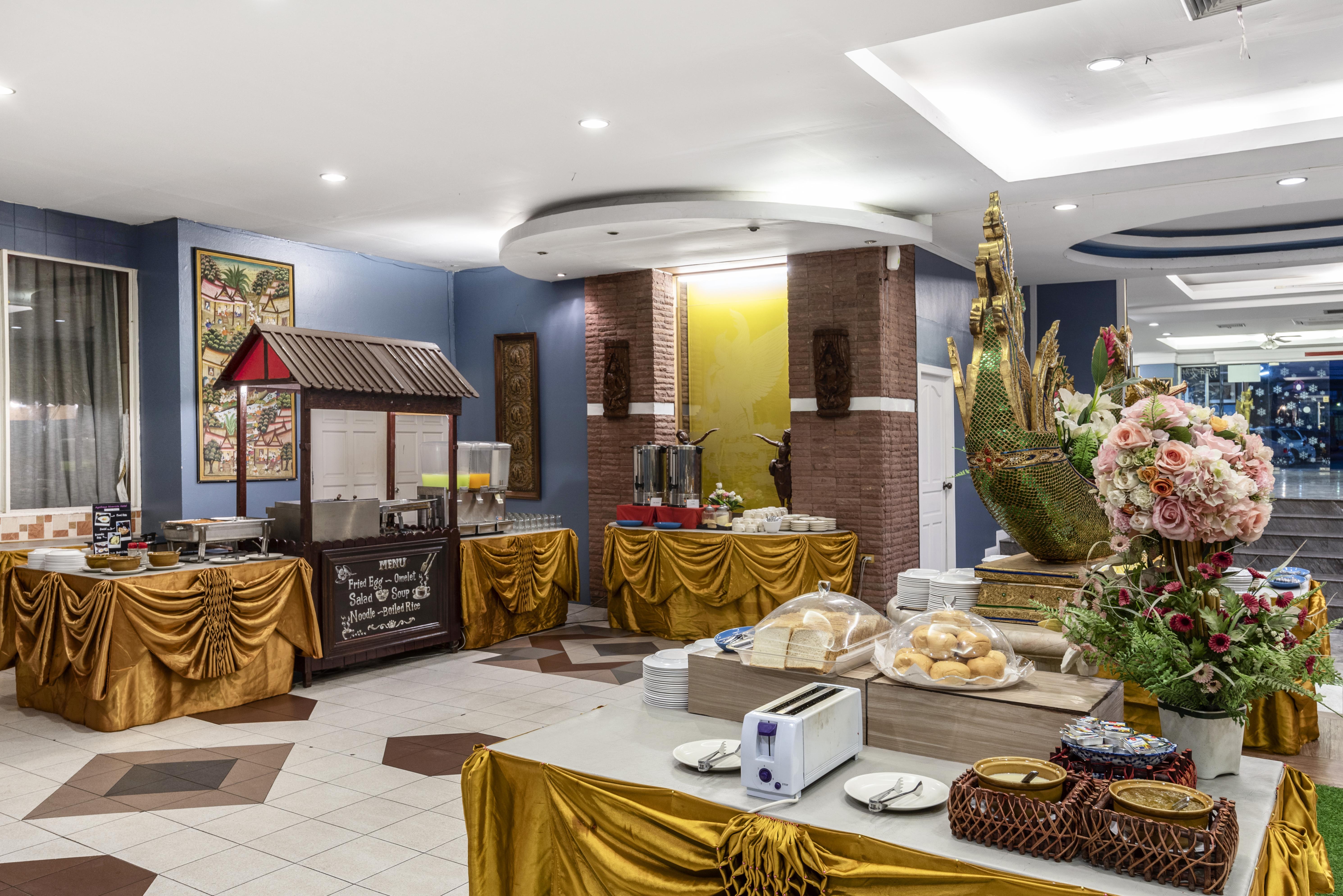Ayothaya Riverside Hotel Ayutthaya Bagian luar foto